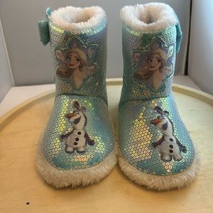 Disney’s Frozen Little Girl’s Bedroom Slippers Size 11/12 NWOT